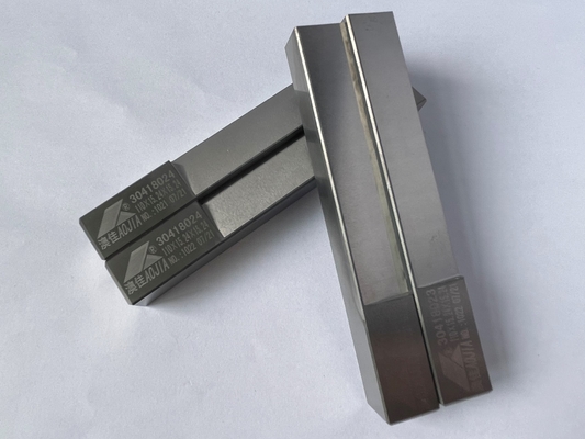 Lapisan Alat Pemotong Tungsten Carbide 110 × 15.24 × 15.24 Sisipan Alat Penggilingan