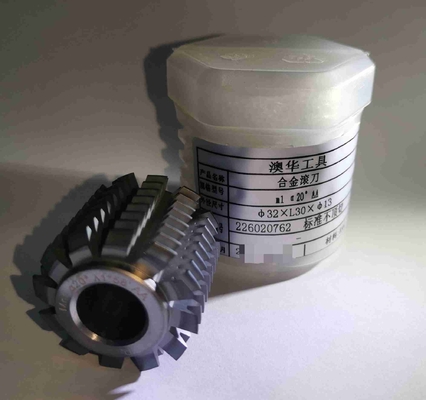 Kecil CNC Gear Hobbing 32 × L30 × 13 Alat Karbida Semen Tahan Panas