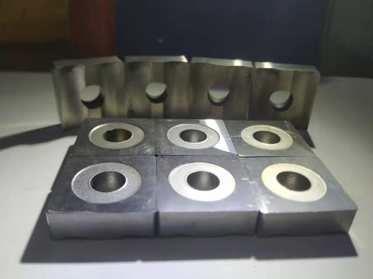 Pisau Pemotong Bubut CNC YS2T 1960 MPa Semi Finishing Dengan Lubang Bulat